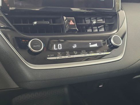 Used 2024 Toyota Corolla LE FWD image 28