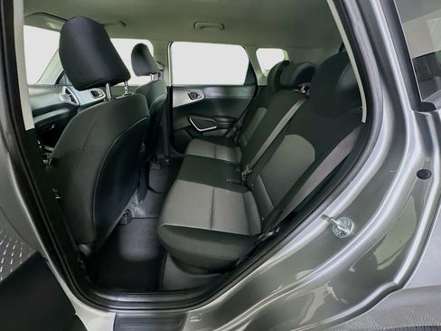 Used 2025 Kia Soul LX w/ LX Technology Package FWD image 27
