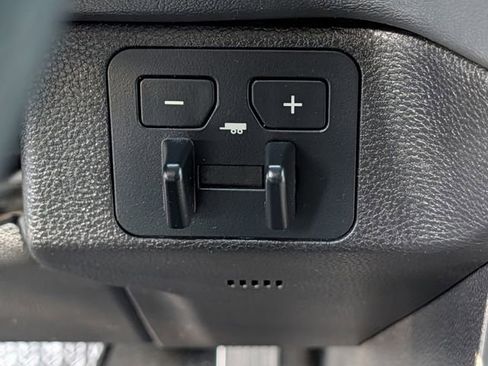 Used 2024 Toyota Tundra Platinum AWD/4WD image 19