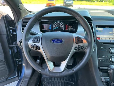 Used 2018 Ford Taurus SEL w/ Equipment Group 201A AWD/4WD image 12