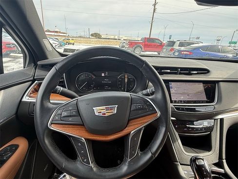 Used 2022 Cadillac XT5 Premium Luxury image 10