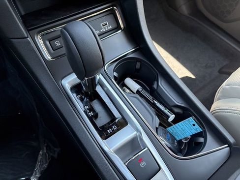 New 2025 Subaru Ascent Limited image 10