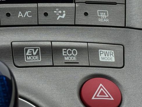 Used 2014 Toyota Prius Two image 18