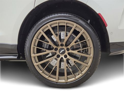 New 2026 Aston Martin DBX S image 13