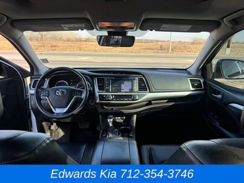 Used 2018 Toyota Highlander XLE w/ Protection Package #3 image 19