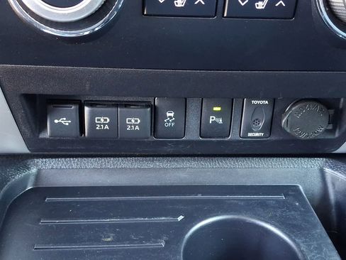 Used 2020 Toyota Tundra Limited w/ Limited Premium Package AWD/4WD image 28