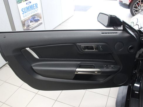 Used 2022 Ford Mustang Shelby GT500 w/ Technology Package RWD image 14