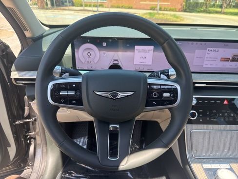 Used 2025 Genesis GV80 2.5T Advanced AWD/4WD image 16