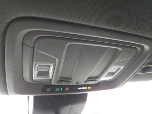 Used 2023 GMC Sierra 1500 SLE image 13