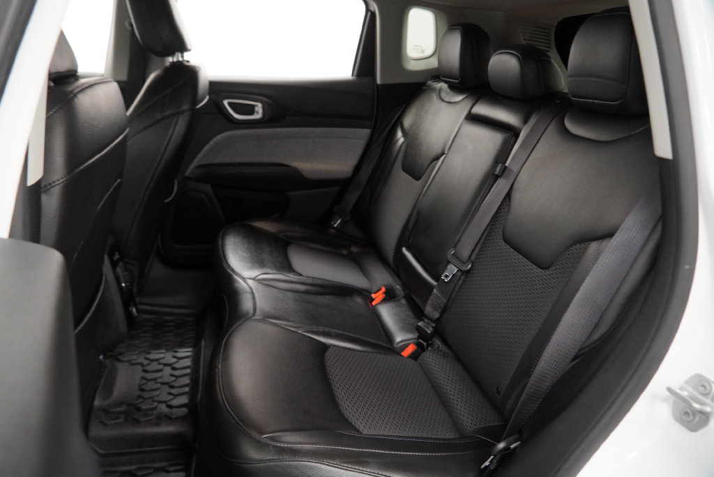 Used 2022 Jeep Compass Latitude FWD image 5