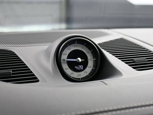 Certified 2025 Porsche Cayenne Turbo image 20