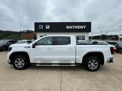 Used 2025 GMC Sierra 1500 SLE w/ X31 Off-Road Package AWD/4WD image 2