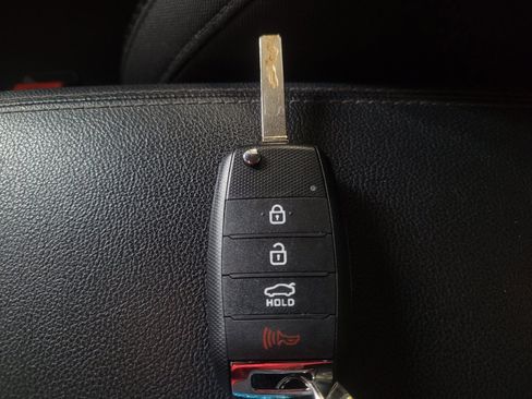 Used 2020 Kia Optima LX FWD image 32