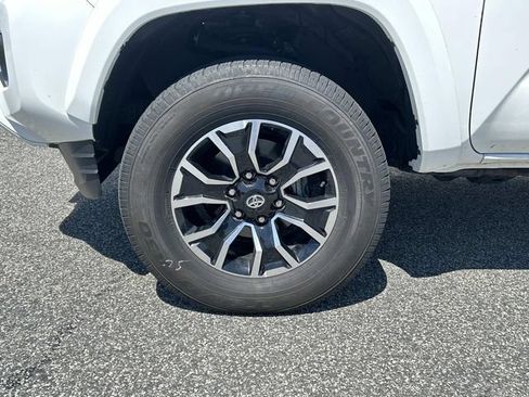Used 2023 Toyota Tacoma TRD Sport w/ Technology Package AWD/4WD image 9