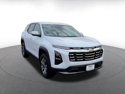 Used 2025 Chevrolet Equinox LT FWD image 3