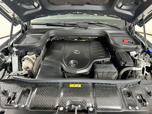 Used 2024 Mercedes-Benz GLS 450 4MATIC image 34