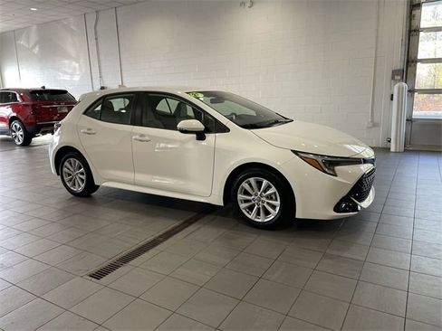 Used 2023 Toyota Corolla SE image 6