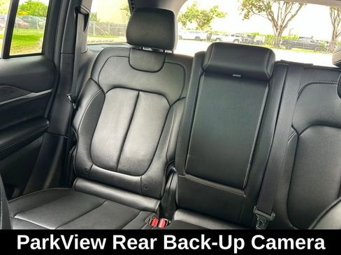 Certified 2024 Jeep Grand Cherokee Limited w/ Black Appearance Package image 16