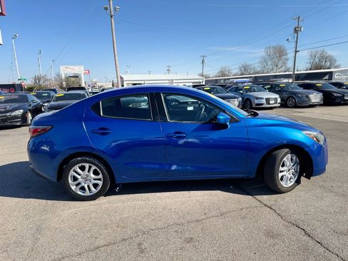 Used 2017 Toyota Yaris iA image 2