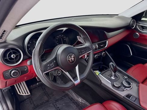 Used 2018 Alfa Romeo Giulia Ti Sport w/ Quick Order Package 22U Sport RWD image 9