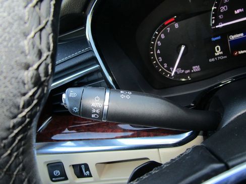 Used 2019 Cadillac XT5 Luxury image 36