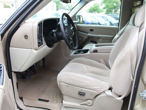 Used 2006 Chevrolet Avalanche LS w/ Preferred Equipment Group RWD image 8