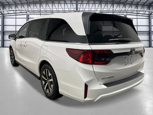 New 2026 Honda Odyssey EX-L image 3