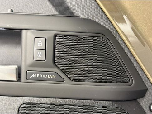 Certified 2025 Land Rover Defender 110 S AWD/4WD image 18