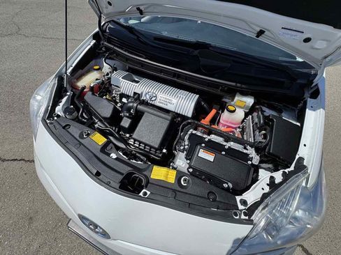 Used 2013 Toyota Prius Four image 37