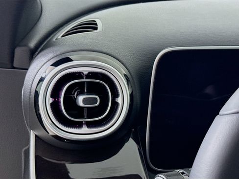 Used 2026 Mercedes-Benz GLC 300 image 11