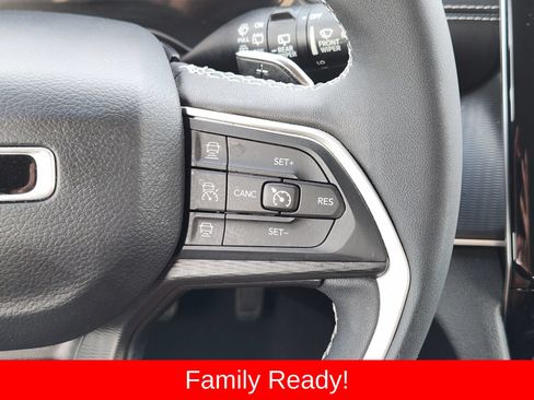 Used 2023 Jeep Grand Cherokee L Laredo w/ Luxury Tech Group I AWD/4WD image 39