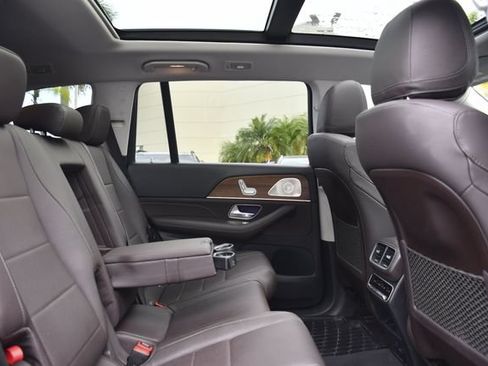 Used 2023 Mercedes-Benz GLS 450 4MATIC image 29