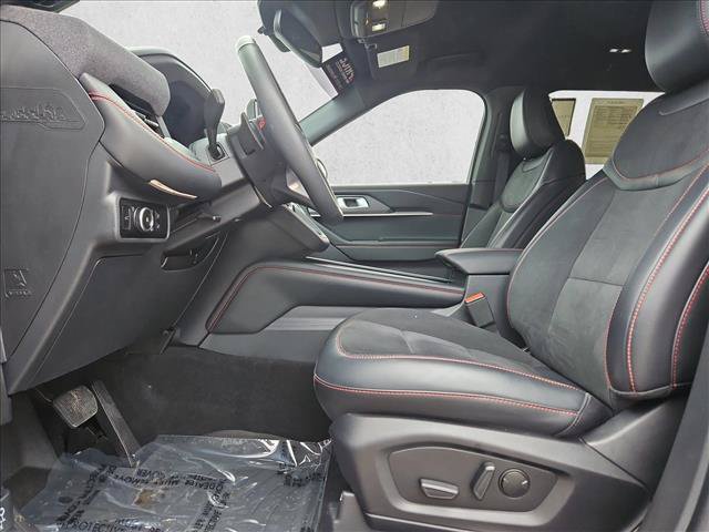 Used 2025 Ford Explorer ST AWD/4WD image 16