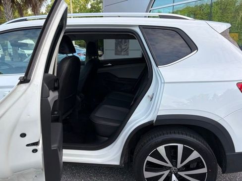 Used 2023 Volkswagen Taos SE FWD image 29
