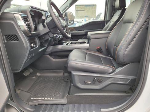 New 2026 Ford F350 Lariat w/ FX4 Off-Road Package image 14
