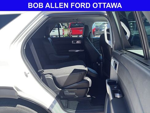 Used 2023 Ford Explorer Limited w/ Limited Technology Package AWD/4WD image 12
