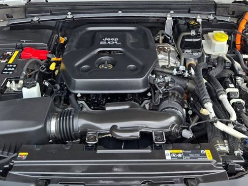 Used 2023 Jeep Wrangler Sahara image 22