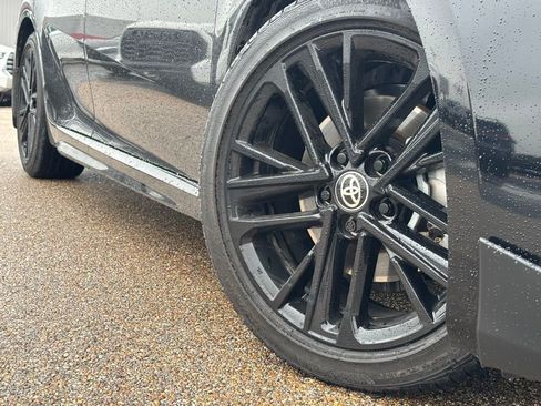 Used 2025 Toyota Camry SE image 2