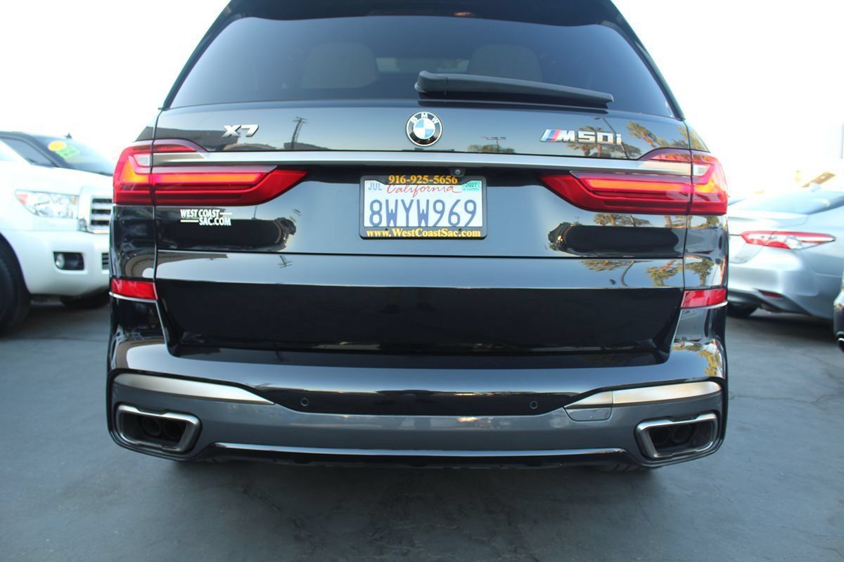Used 2021 BMW X7 M50i w/ Dynamic Handling Package AWD/4WD image 15