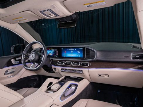 Certified 2024 Mercedes-Benz GLS 450 4MATIC image 15