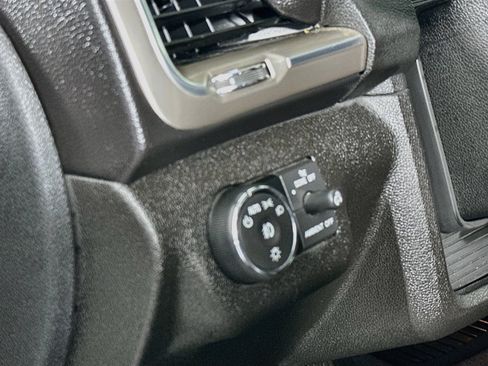Used 2013 GMC Acadia Denali AWD/4WD image 10
