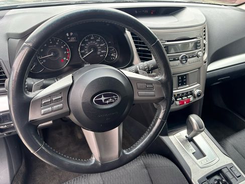 Used 2011 Subaru Outback 2.5i Premium image 5