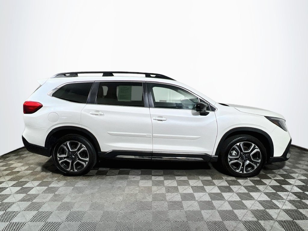 Used 2024 Subaru Ascent Limited w/ Technology Package AWD/4WD image 8