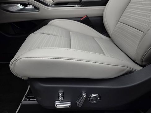 New 2026 Lincoln Nautilus Reserve AWD/4WD image 12