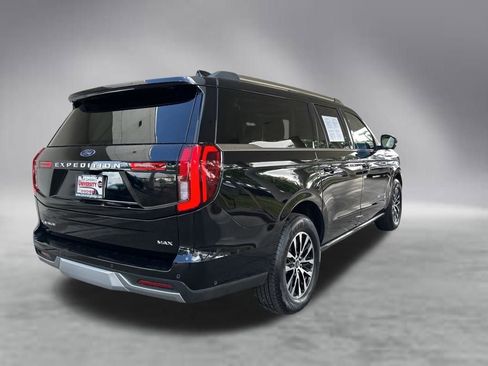 Used 2025 Ford Expedition Max Platinum AWD/4WD image 3