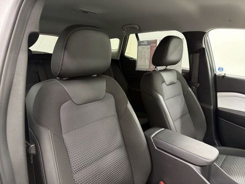 Used 2025 Chevrolet Trax LT w/ LT Convenience Package image 18