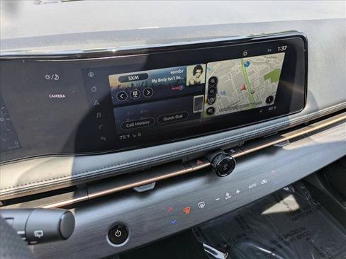 Used 2024 Nissan Ariya AWD image 12