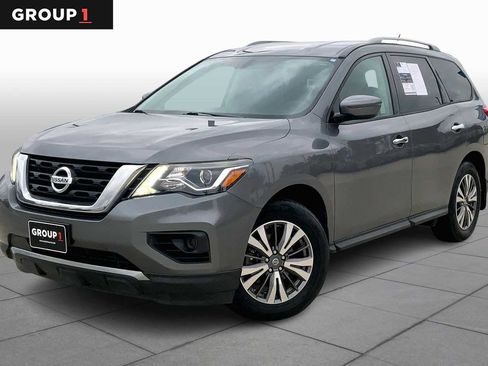 Used 2017 Nissan Pathfinder S image 1