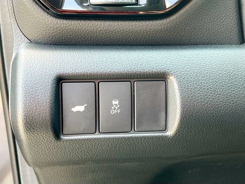 Used 2025 Honda Pilot EX-L image 10