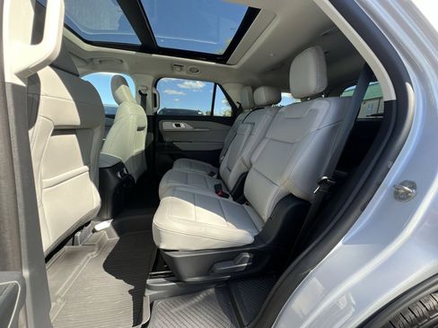 New 2025 Ford Explorer Active w/ Active Comfort Package image 25